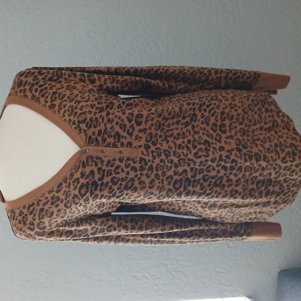 Time and Tru leopard print long sleeve